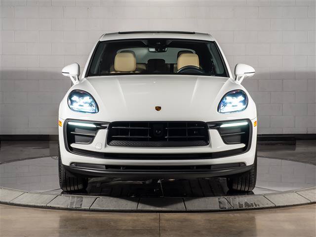 Used 2026 Porsche Macan AWD/4WD image 6