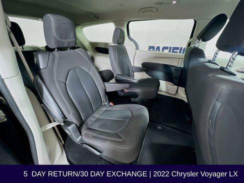 Used 2022 Chrysler Voyager LX FWD image 31