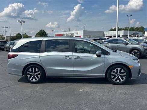 Used 2025 Honda Odyssey EX-L image 2