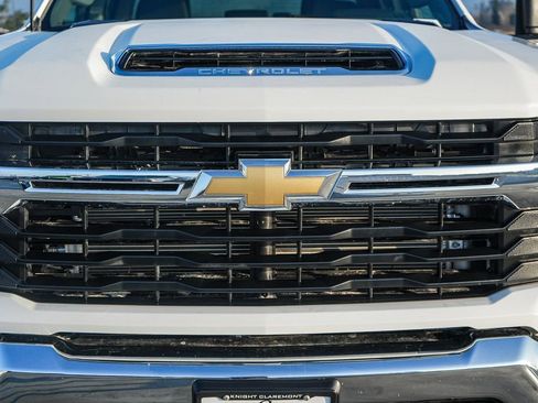 Used 2025 Chevrolet Silverado 2500 LT w/ Convenience Package image 6