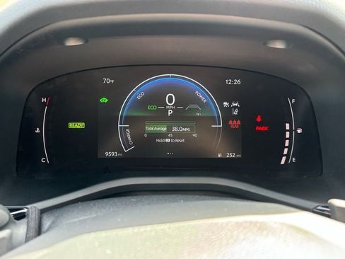 Used 2025 Toyota Camry SE image 14