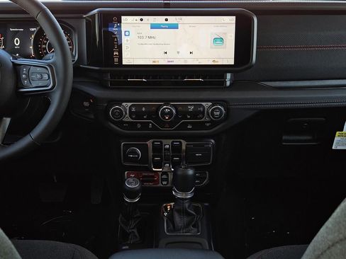 New 2025 Jeep Gladiator Rubicon w/ Convenience Group image 24