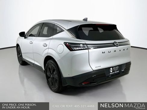 Used 2025 Nissan Murano SV FWD image 8