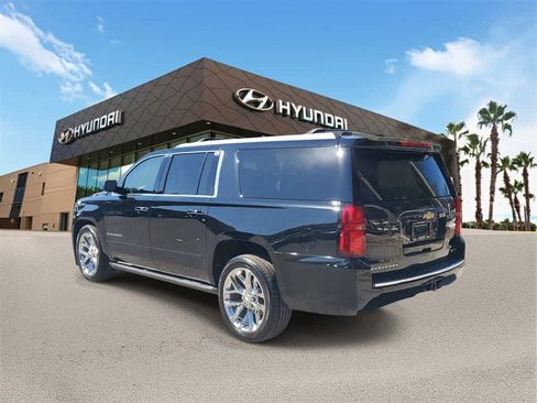 Used 2018 Chevrolet Suburban Premier image 2