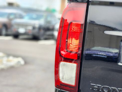 Used 2025 Honda Ridgeline Black Edition image 9
