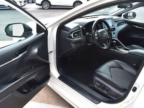 Used 2021 Toyota Camry SE FWD image 11