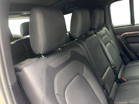 Used 2023 Land Rover Defender 130 X-Dynamic SE image 44