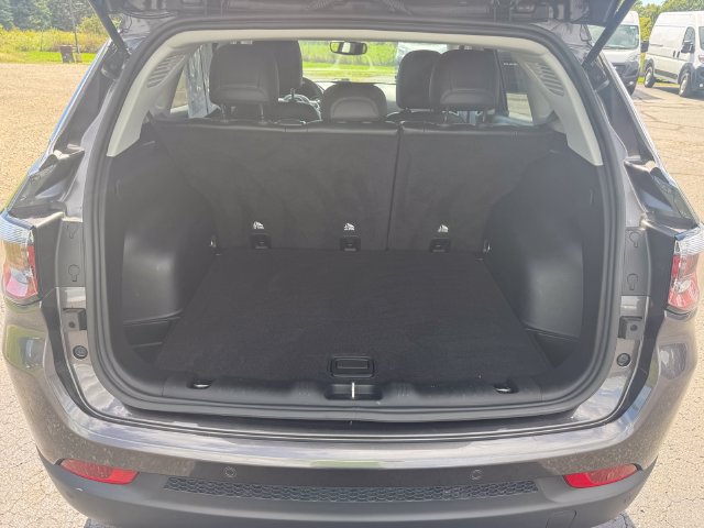 Certified 2021 Jeep Compass Limited AWD/4WD image 17