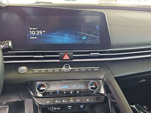Used 2024 Hyundai Elantra SEL w/ Convenience Package FWD image 19