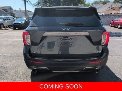 Used 2024 Ford Explorer XLT w/ Equipment Group 202A AWD/4WD image 7