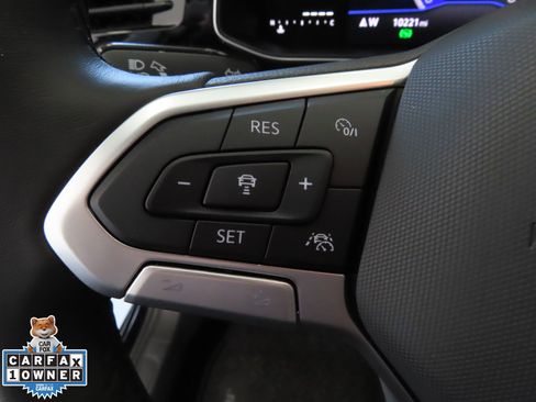 Used 2025 Volkswagen Jetta SE image 14