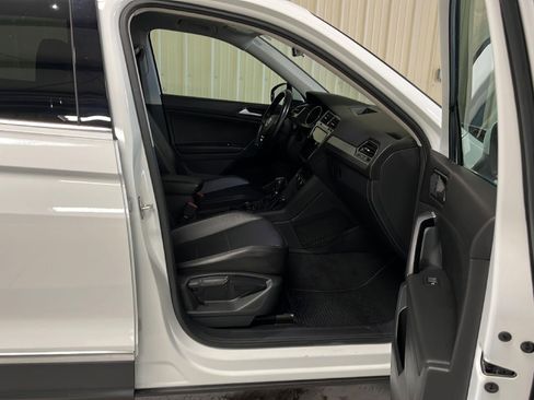 Used 2018 Volkswagen Tiguan SEL image 14