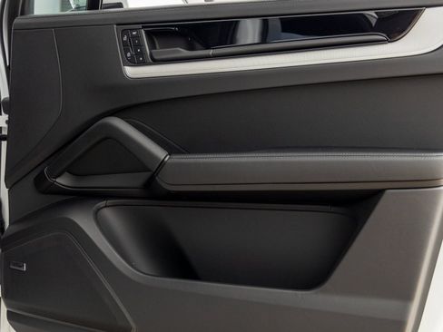 New 2026 Porsche Cayenne AWD/4WD image 44