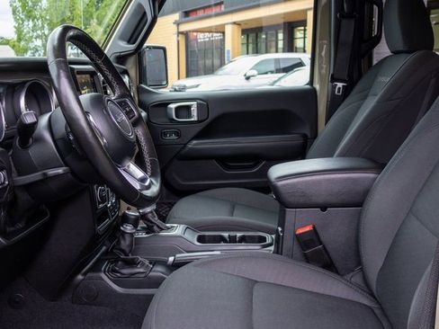 Used 2020 Jeep Gladiator Overland image 15