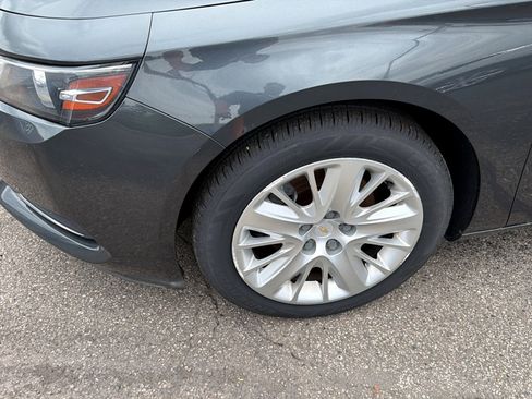 Used 2018 Chevrolet Impala LS FWD image 4