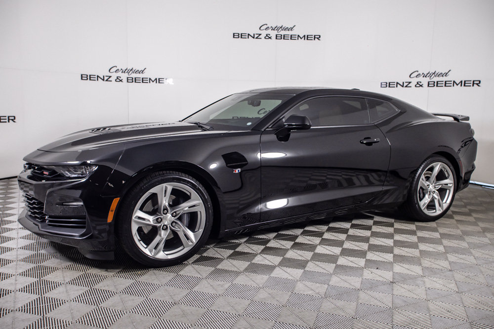 Used 2021 Chevrolet Camaro SS RWD image 5