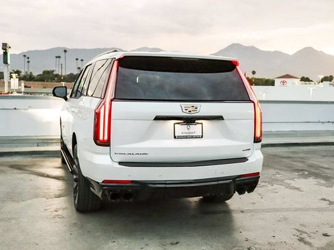 Used 2025 Cadillac Escalade V AWD/4WD image 7