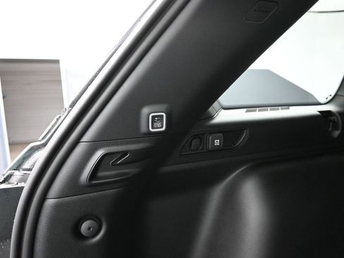 New 2025 Jeep Grand Cherokee Altitude image 24