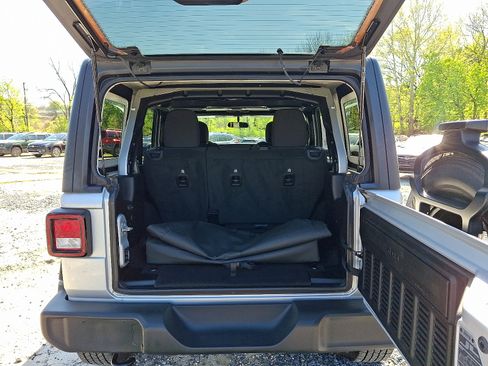 Used 2022 Jeep Wrangler Unlimited Sport AWD/4WD image 40