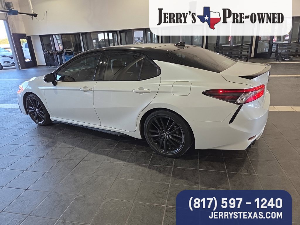 Used 2021 Toyota Camry XSE FWD image 6