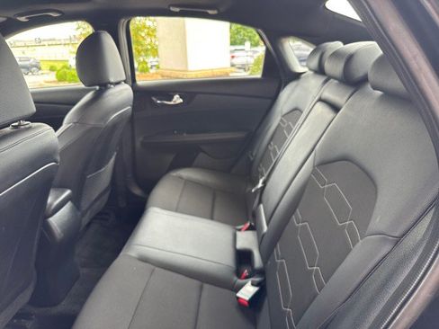 Used 2024 Kia Forte GT-Line w/ GT-Line Premium Package FWD image 7