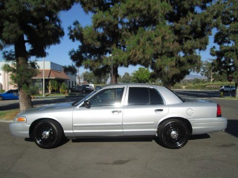 Used 2008 Ford Crown Victoria Police Interceptor image 3
