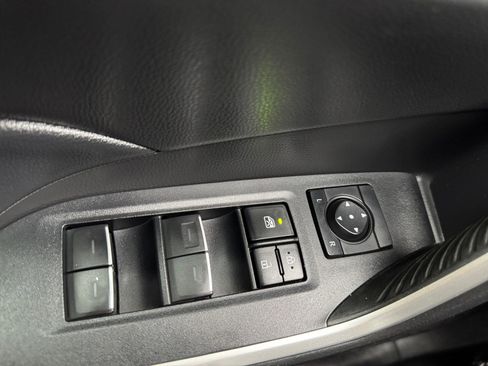 Used 2022 Toyota RAV4 XLE Premium image 20