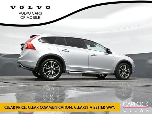 Used 2017 Volvo V60 T5 Cross Country w/ Convenience Package image 32