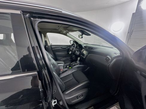 Used 2021 Nissan Rogue Sport SL w/ Premium Package image 29