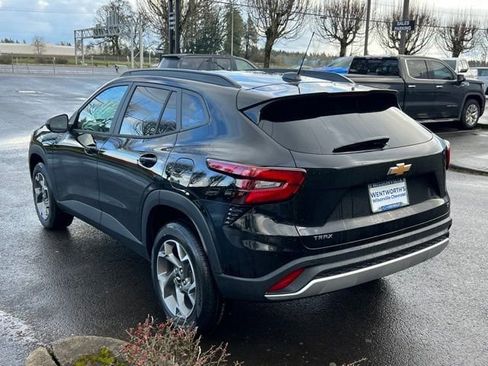 New 2026 Chevrolet Trax LT w/ Driver Confidence Package image 5