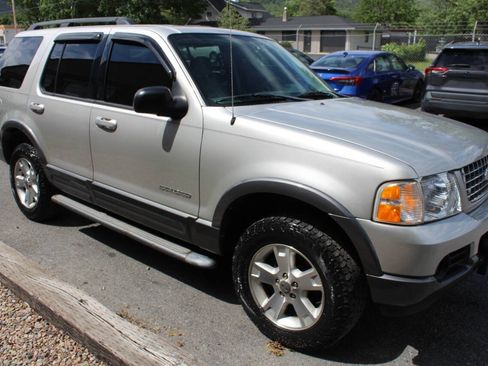 Used 2004 Ford Explorer Sport XLT AWD/4WD image 5
