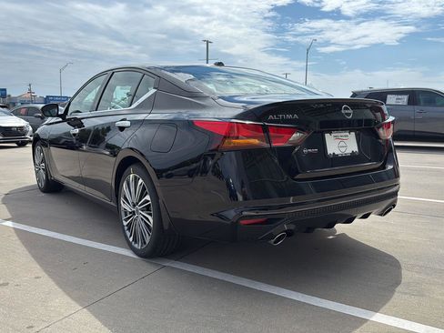 New 2025 Nissan Altima 2.5 SL image 10