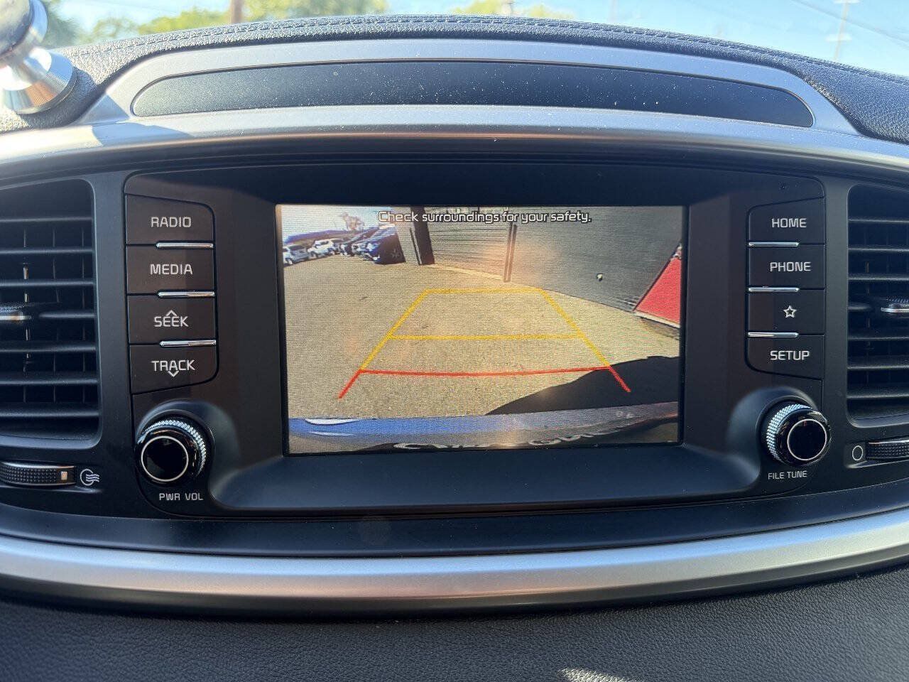 Used 2019 Kia Sorento L FWD image 12