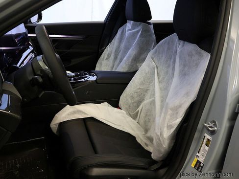 Used 2026 BMW i5 eDrive40 w/ M Sport Package image 10