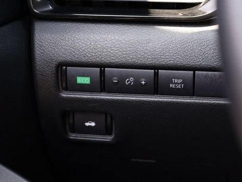 Certified 2024 Nissan Sentra SV FWD image 20