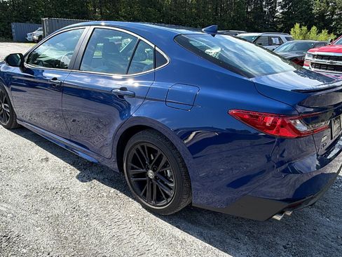 Used 2026 Toyota Camry SE w/ Multimedia Upgrade Package FWD image 10