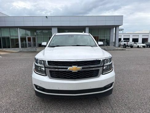 Used 2019 Chevrolet Suburban LT RWD image 2