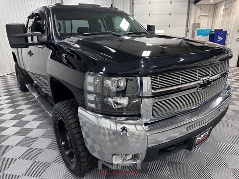 Used 2008 Chevrolet Silverado 2500 LT w/ Suspension Package, Off-Road AWD/4WD image 5
