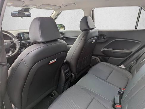 Certified 2025 Hyundai Venue Limited FWD image 22