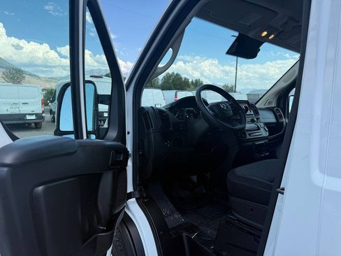 Used 2023 RAM ProMaster 2500 FWD image 13