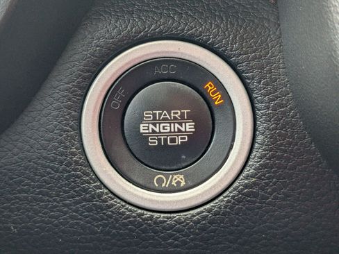 Used 2020 RAM 1500 Laramie AWD/4WD image 21