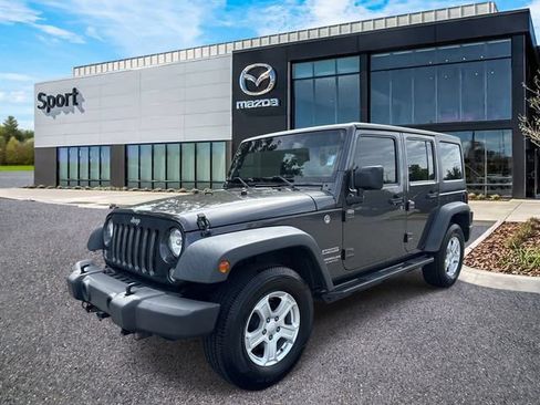 Used 2017 Jeep Wrangler Unlimited Sport AWD/4WD image 9