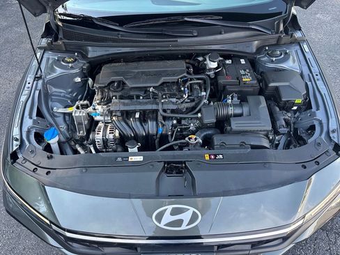 Used 2025 Hyundai Elantra SEL FWD image 30