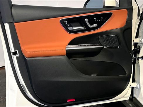 New 2026 Mercedes-Benz GLC 300 4MATIC image 11