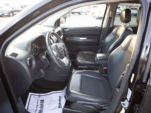 Used 2015 Jeep Compass Latitude image 18