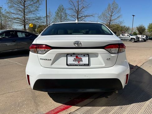 Used 2025 Toyota Corolla LE image 7