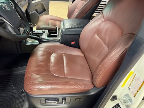 Used 2016 Toyota Land Cruiser AWD/4WD image 21