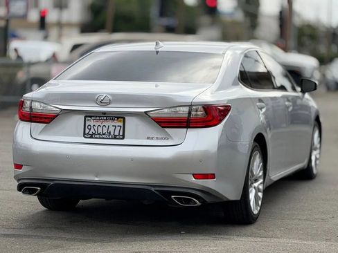 Used 2016 Lexus ES 350 w/ Navigation System Package image 14