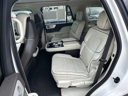 Certified 2024 Lincoln Navigator Black Label AWD/4WD image 22