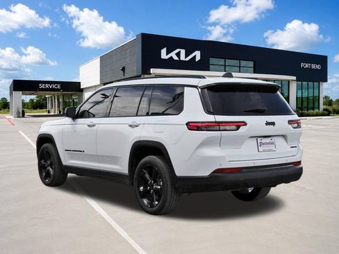 Used 2024 Jeep Grand Cherokee L Limited w/ Black Appearance Package RWD image 7